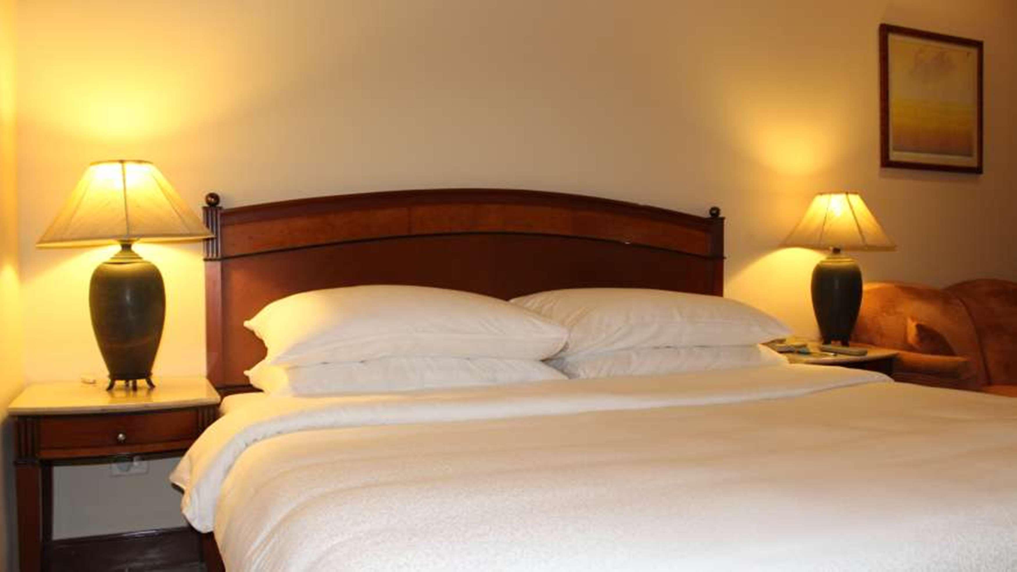 Hotel The Hans, New Delhi