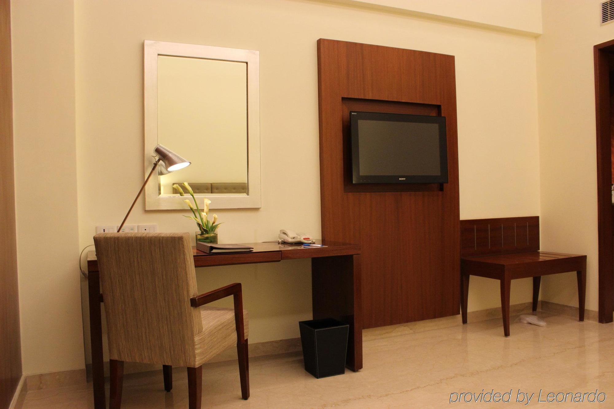 Hotel The Hans, New Delhi