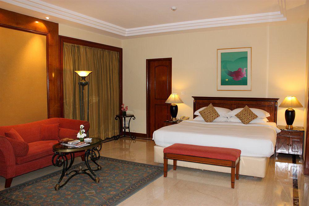 Hotel The Hans, New Delhi